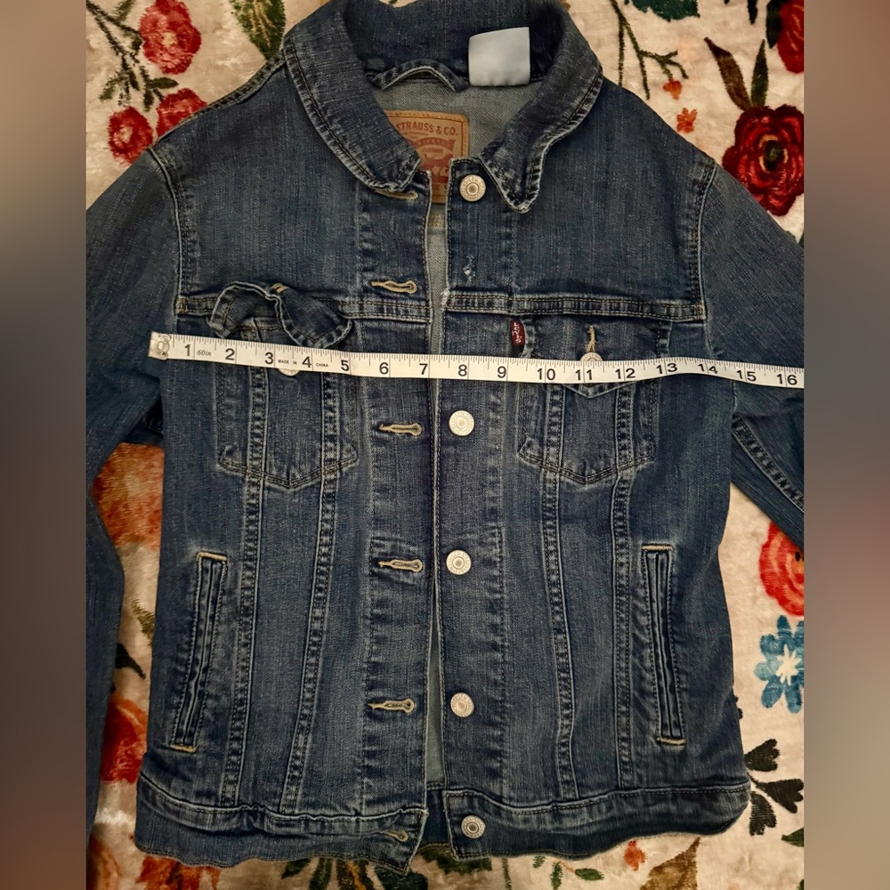 Levi's Classic Blue Denim Jacket - Picture 2 of 10